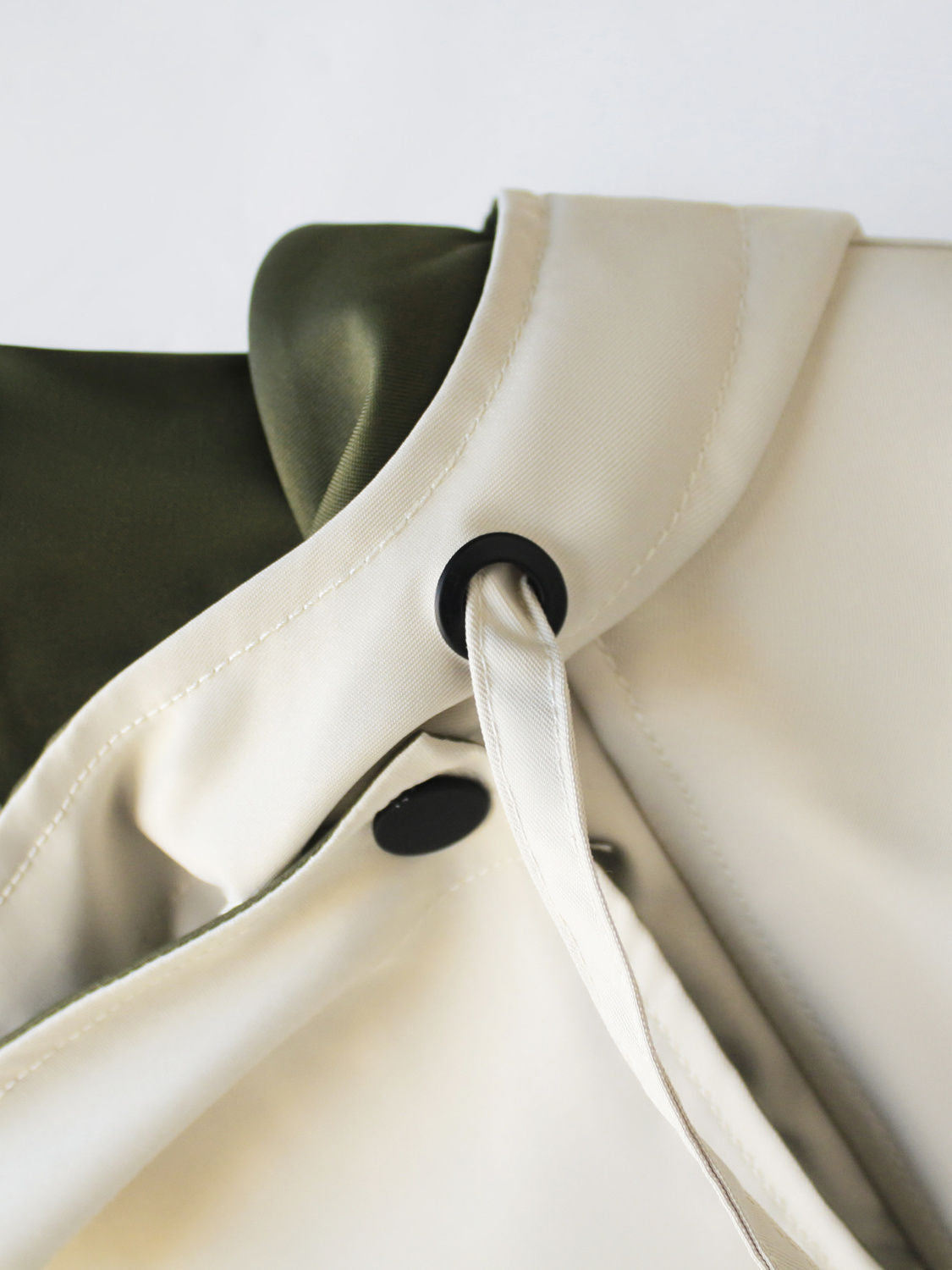 Aroura Overcast Windbreaker
